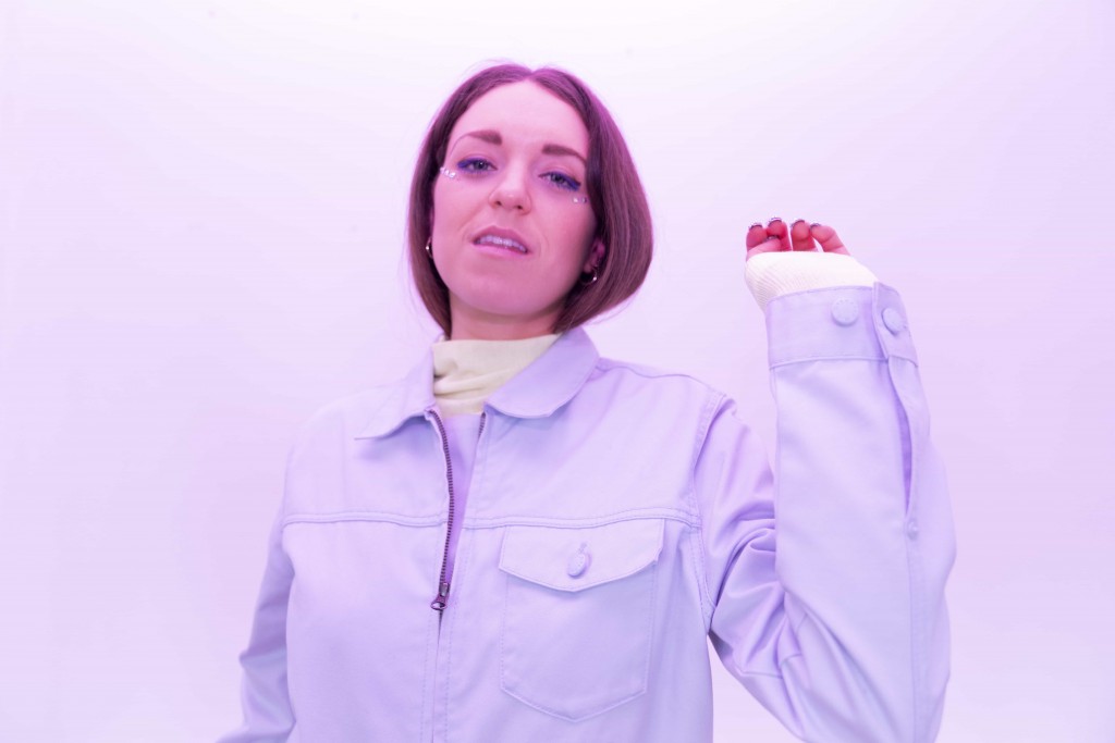 New Pollena Track ‘Glitter’ Delivers Hopeful Rays Of Wonder