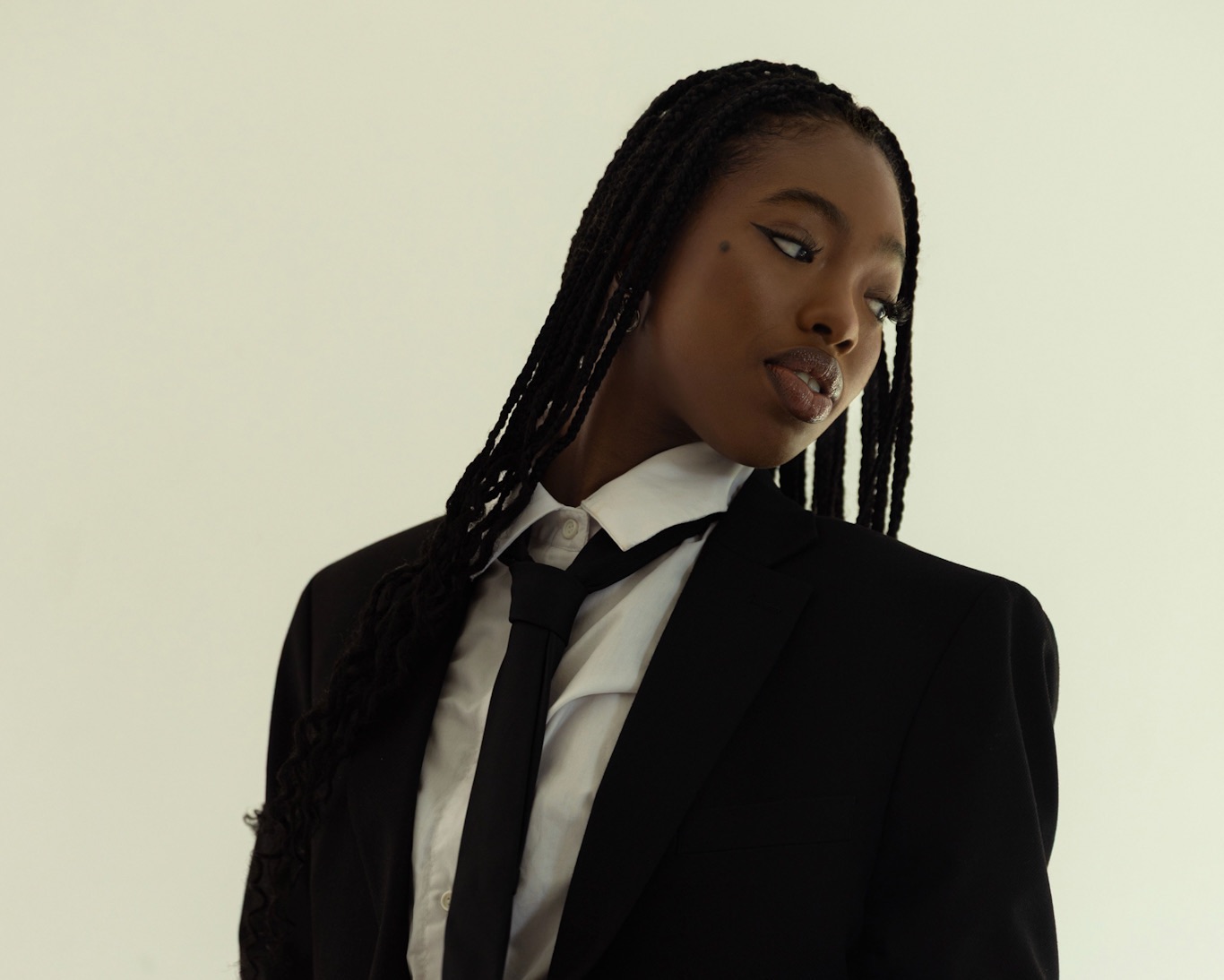 Monifé Inspires Listeners on New Release – ‘Nothing Is The Same’