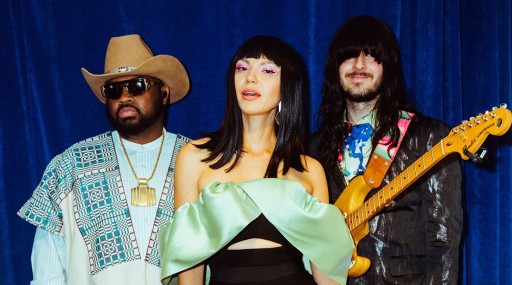 Khruangbin Reveals Reworked Track “White Gloves ii” with New Music&nbsp;Video